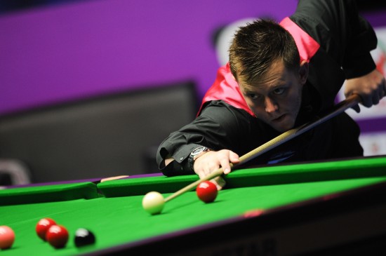 通过顽强的 通过顽强的