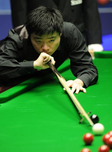 而在其中 而在其中